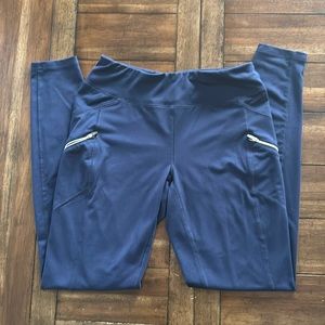 Woman’s athletic pants 👖
